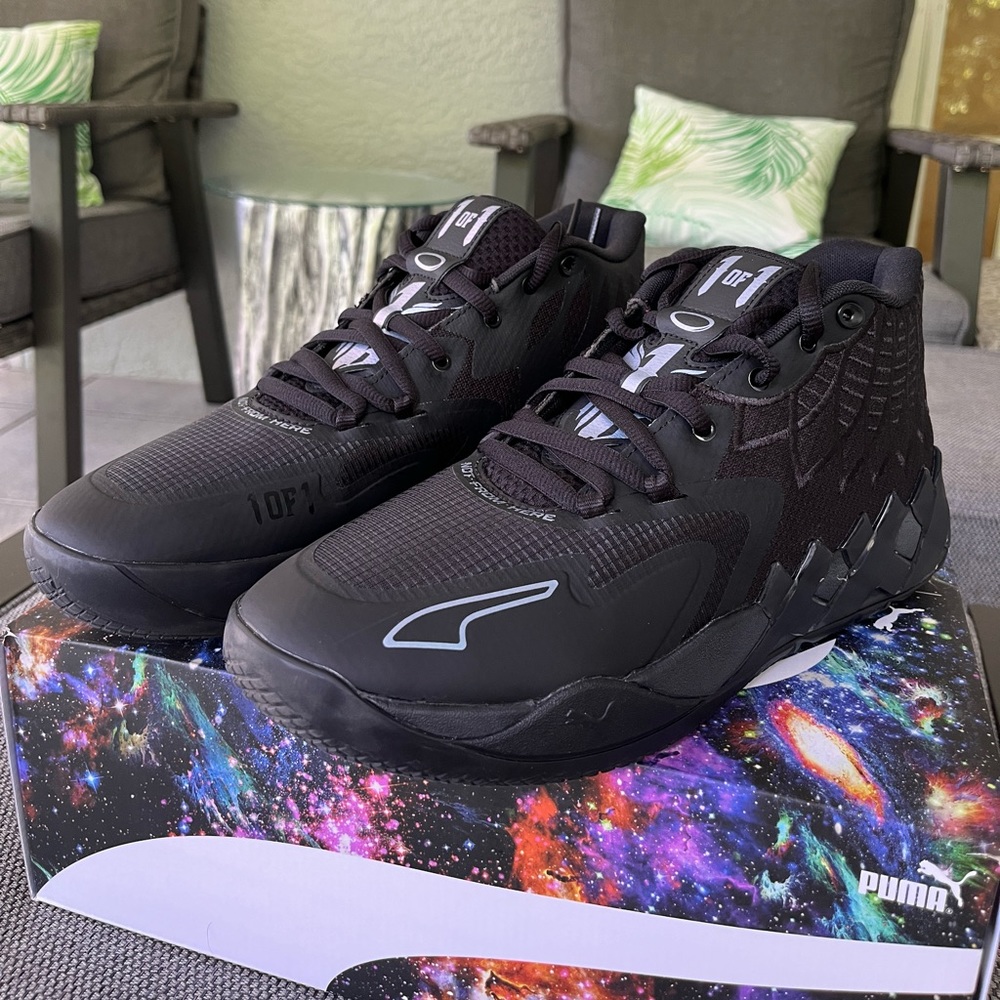 MB.01 ‘Iridescent Dreams’